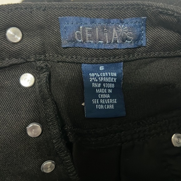 New Delia’s Skylar Black Jeans Short size 6 - Picture 5 of 6